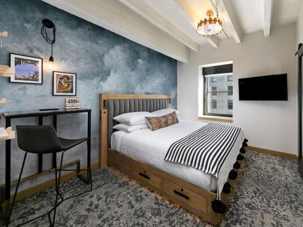 The Wayfarer Downtown LA, Tapestry Collection by Hilton : photo 1 de la chambre chambre lit king-size