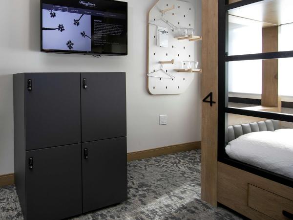 The Wayfarer Downtown LA, Tapestry Collection by Hilton : photo 3 de la chambre dormitory room with four bunk beds