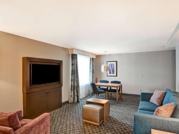 Embassy Suites by Hilton Orlando Downtown : photo 4 de la chambre suite en angle avec lit king-size - non-fumeurs