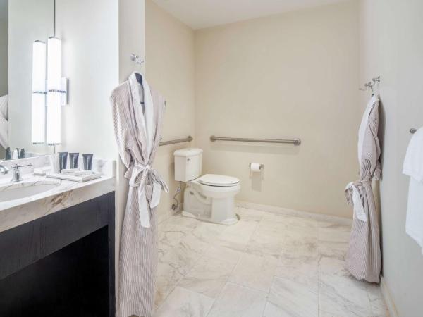 Gale South Beach, Curio Collection By Hilton : photo 5 de la chambre signature queen room - mobility access