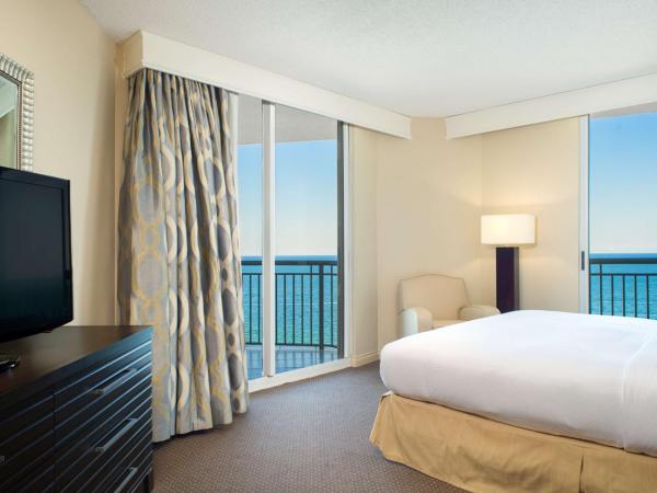 DoubleTree by Hilton Ocean Point Resort - North Miami Beach : photo 1 de la chambre suite 3 chambres - vue sur l'océan - non-fumeurs