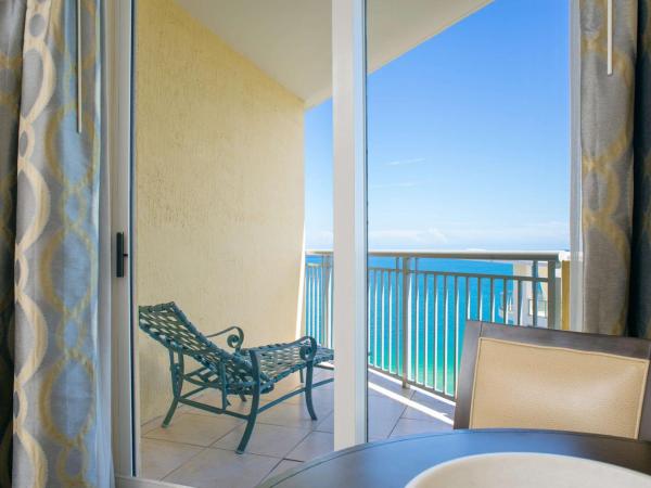 DoubleTree by Hilton Ocean Point Resort - North Miami Beach : photo 2 de la chambre chambre standard - vue partielle sur océan - non-fumeurs