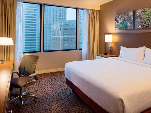 Hilton Garden Inn Downtown Dallas : photo 7 de la chambre chambre lit king-size - pour personnes malentendantes