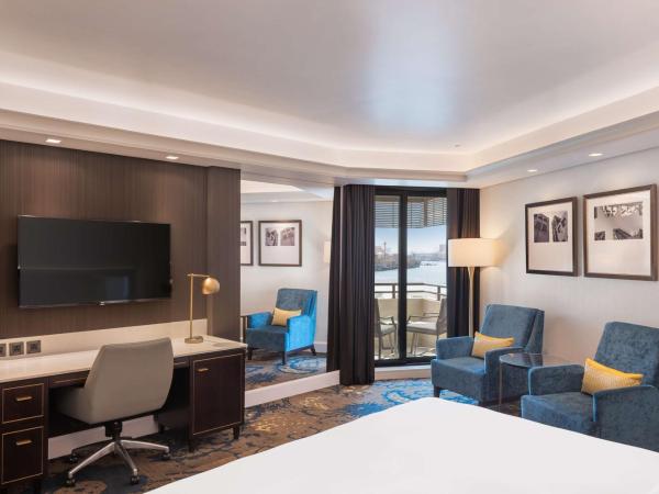 Radisson Blu Hotel, Dubai Deira Creek : photo 1 de la chambre chambre supérieure avec balcon - comprend une navette gratuite pour kite beach, dubai mall / burj khalifa - vue sur crique