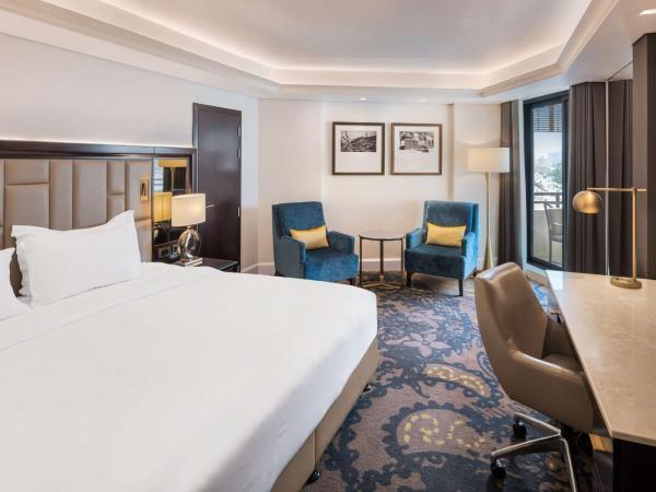 Radisson Blu Hotel, Dubai Deira Creek : photo 1 de la chambre chambre standard avec balcon - comprend une navette gratuite pour kite beach, dubai mall / burj khalifa - vue sur crique
