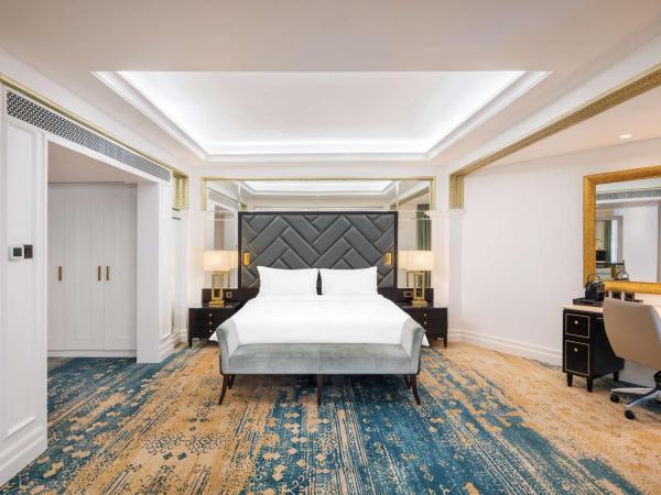 Radisson Blu Hotel, Dubai Deira Creek : photo 4 de la chambre suite présidentielle avec accès au salon - comprend une navette gratuite pour kite beach, dubai mall / burj khalifa
