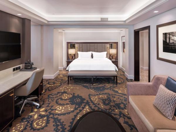 Radisson Blu Hotel, Dubai Deira Creek : photo 2 de la chambre suite junior avec accès au salon - comprend une navette gratuite pour kite beach, dubai mall / burj khalifa - vue sur crique