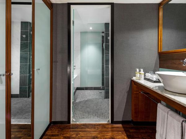 The Edwardian Manchester, A Radisson Collection Hotel : photo 8 de la chambre chambre premium collection