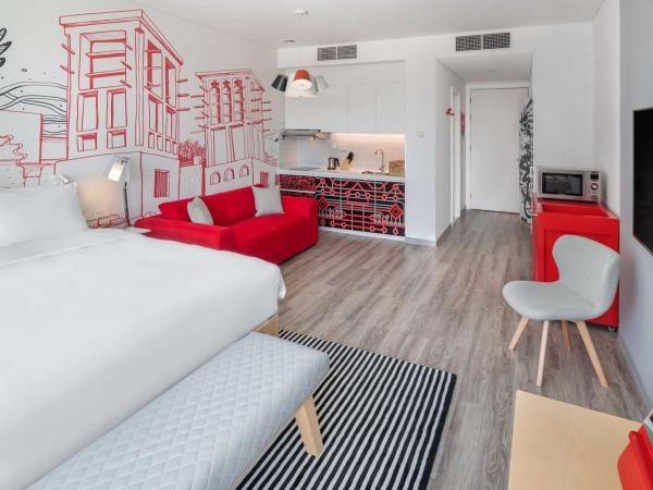 Radisson RED Dubai Silicon Oasis : photo 5 de la chambre studio
