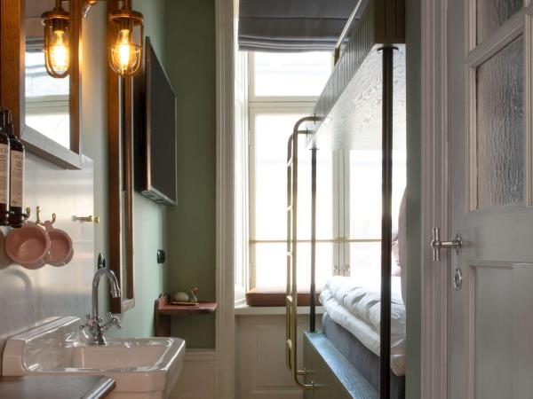 Hotel Frantz, WorldHotels Crafted : photo 1 de la chambre hébergement avec petits lits superposés