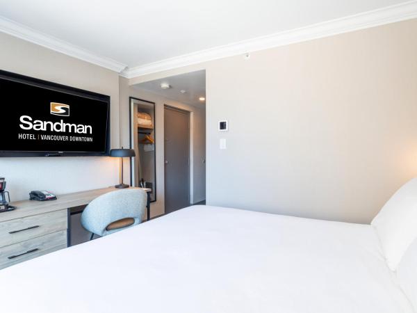 Sandman Hotel Vancouver Downtown : photo 2 de la chambre standard room, 1 king bed, north tower