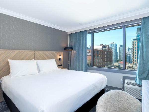 Sandman Hotel Vancouver Downtown : photo 1 de la chambre standard room, 1 king bed, north tower