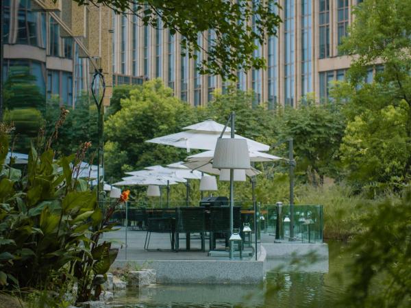 Renaissance Nanjing Olympic Centre Hotel : photo 5 de la chambre chambre avec vue sur jardin