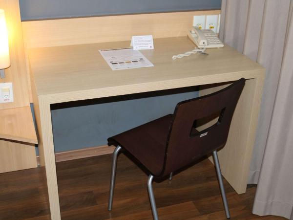 Ibis Salvador Rio Vermelho : photo 3 de la chambre standard room with one double beds and one extra bed for children 