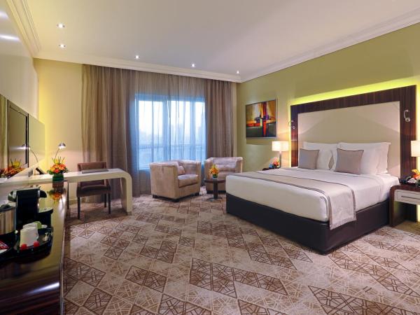 Elite Byblos Hotel : photo 2 de la chambre chambre lit king-size exécutive