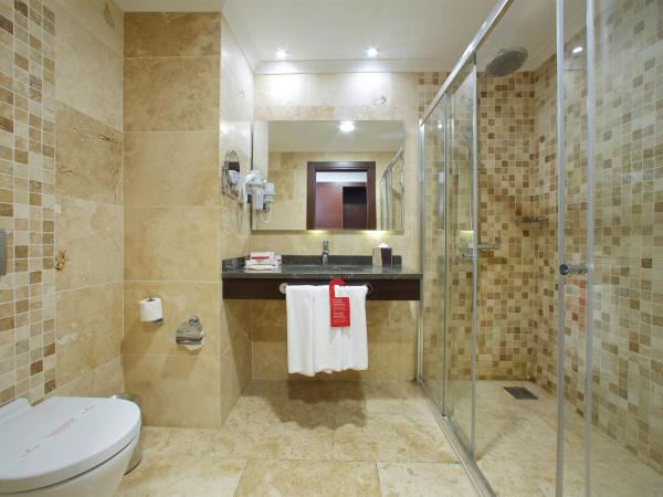 Ramada by Wyndham Istanbul Merter : photo 2 de la chambre chambre lits jumeaux de luxe - non-fumeurs