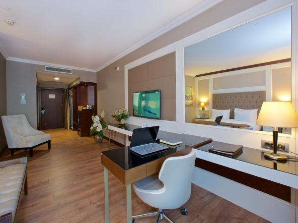 Ramada by Wyndham Istanbul Merter : photo 1 de la chambre chambre lits jumeaux de luxe - fumeurs