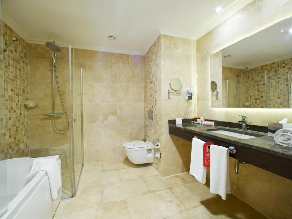 Ramada by Wyndham Istanbul Merter : photo 3 de la chambre suite junior lit king-size - non-fumeurs