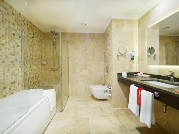 Ramada by Wyndham Istanbul Merter : photo 4 de la chambre suite junior lit king-size - non-fumeurs