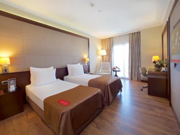 Ramada by Wyndham Istanbul Merter : photo 8 de la chambre chambre lits jumeaux de luxe - non-fumeurs