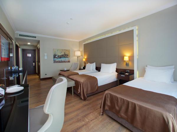 Ramada by Wyndham Istanbul Merter : photo 4 de la chambre chambre lits jumeaux standard avec 3 lits jumeaux - non-fumeurs