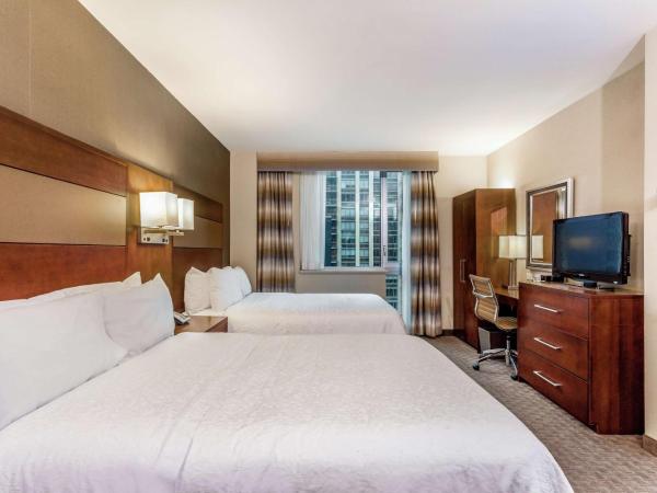 Hampton Inn Manhattan Grand Central : photo 1 de la chambre chambre double avec 2 lits doubles et vue sur la ville