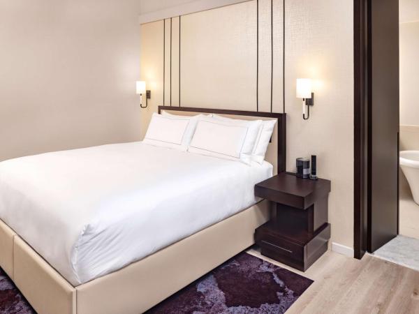 Hilton Club West 57th Street New York : photo 2 de la chambre suite premier 1 chambre avec lit king-size