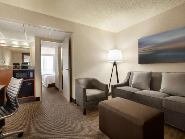 Embassy Suites by Hilton Oklahoma City Will Rogers Airport : photo 4 de la chambre suite avec 2 lits doubles - non-fumeurs