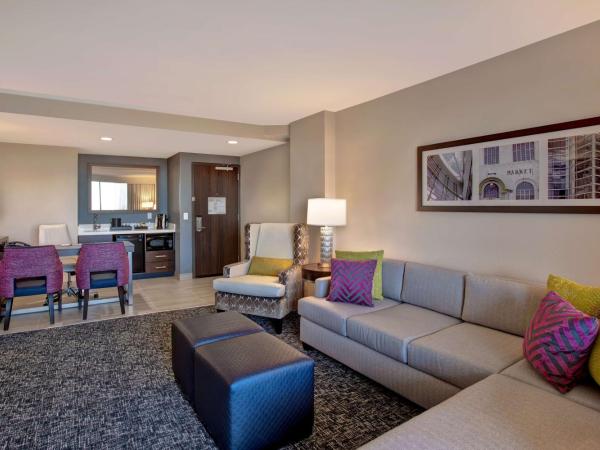 Embassy Suites By Hilton Oklahoma City Northwest : photo 1 de la chambre suite 1 chambre lit king-size - adaptée aux personnes malentendantes - non-fumeurs