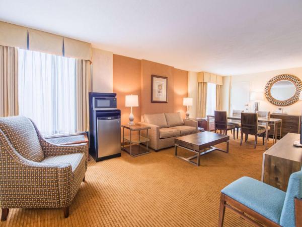 DoubleTree by Hilton Philadelphia Airport : photo 1 de la chambre suite lit king-size 2 chambres