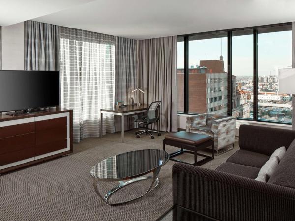 Hilton Garden Inn Phoenix Downtown : photo 1 de la chambre suite 1 chambre lit king-size avec canapé-lit