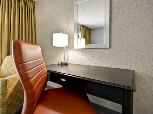 DoubleTree by Hilton Phoenix North : photo 1 de la chambre suite junior lit king-size avec canapé-lit