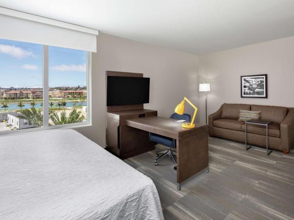 Hampton Inn & Suites San Diego Airport Liberty Station : photo 2 de la chambre studio lit king-size avec vue - non-fumeurs