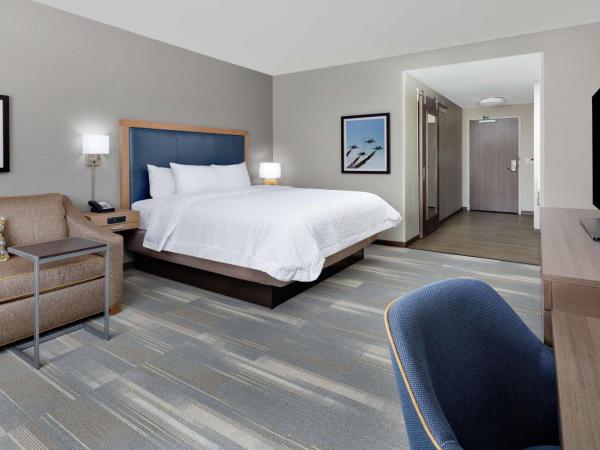 Hampton Inn & Suites San Diego Airport Liberty Station : photo 1 de la chambre suite studio lit king-size