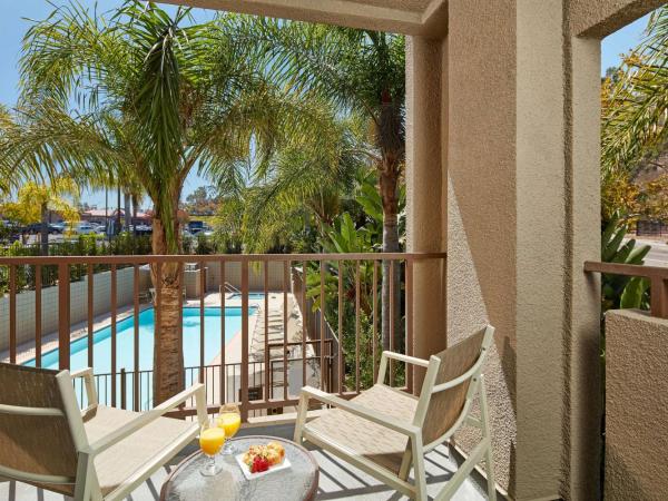 Hilton Garden Inn San Diego Mission Valley/Stadium : photo 1 de la chambre chambre 2 lits queen-size avec balcon