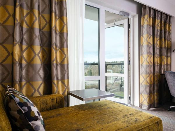 Hampton Inn & Suites by Hilton Seattle/Northgate : photo 4 de la chambre chambre lit king-size - adaptée aux personnes malentendantes/non-fumeurs