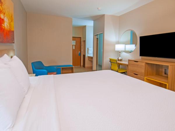 Days Inn & Suites by Wyndham San Antonio North/Stone Oak : photo 4 de la chambre chambre lit king-size - non-fumeurs