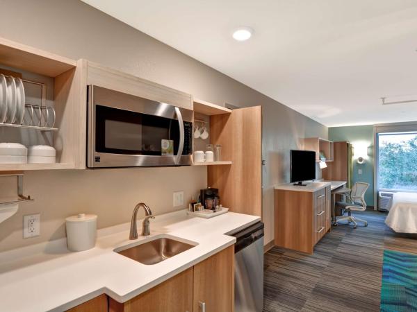 Home2 Suites By Hilton Tampa USF Near Busch Gardens : photo 4 de la chambre suite studio lit king-size - non-fumeurs