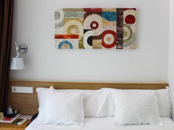 Pensión Garibai : photo 4 de la chambre chambre simple intérieure avec terrasse