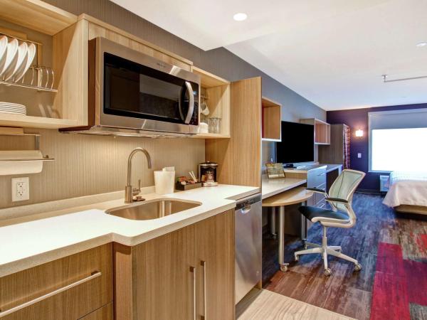 Home2 Suites By Hilton Edmonton South : photo 1 de la chambre suite studio lit king-size - non-fumeurs