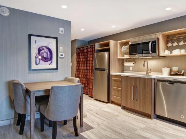 Home2 Suites By Hilton Edmonton South : photo 3 de la chambre suite 1 chambre lit king-size - non-fumeurs