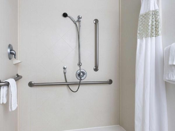 Hampton Inn & Suites by Hilton Dartmouth - Halifax : photo 5 de la chambre chambre 2 lits queen-size - accessible aux personnes à mobilité réduite - non-fumeurs