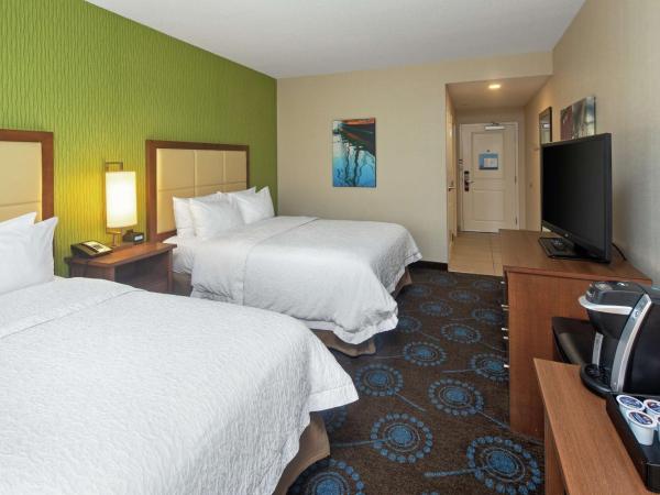 Hampton Inn by Hilton Halifax Downtown : photo 1 de la chambre chambre avec 2 lits queen-size - vue sur mer