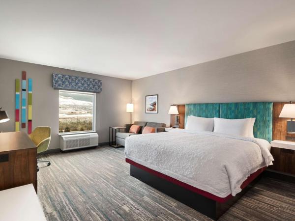 Hampton Inn & Suites Kelowna, British Columbia, Canada : photo 3 de la chambre suite lit king-size – non-fumeurs