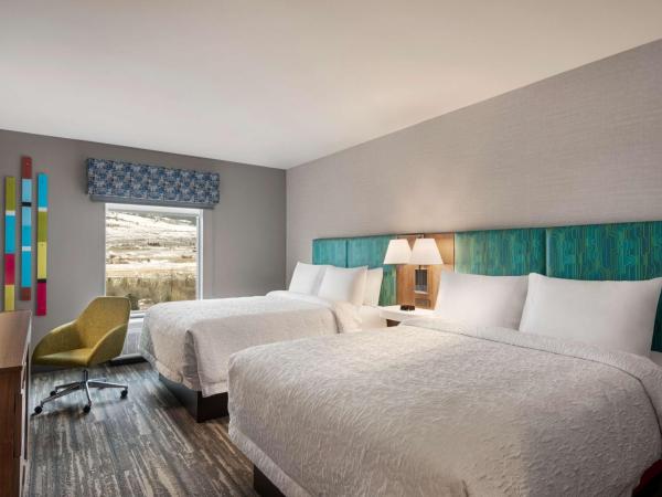 Hampton Inn & Suites Kelowna, British Columbia, Canada : photo 2 de la chambre chambre avec 2 grands lits queen-size