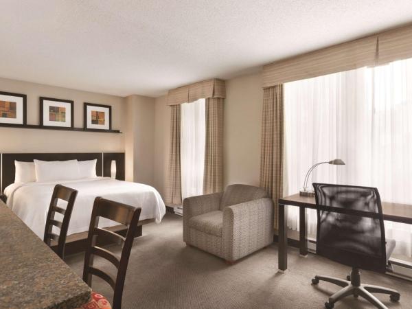 Embassy Suites by Hilton - Montreal : photo 2 de la chambre studio lit queen-size - non-fumeurs