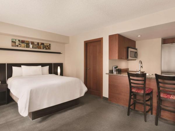 Embassy Suites by Hilton - Montreal : photo 3 de la chambre studio lit queen-size - non-fumeurs