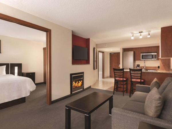 Embassy Suites by Hilton - Montreal : photo 3 de la chambre suite lit king-size de luxe avec cheminée - non-fumeurs