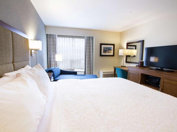 Hampton Inn - Vancouver Airport/Richmond : photo 1 de la chambre chambre lit king-size - non-fumeurs