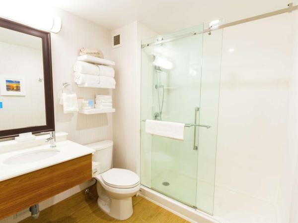 Hampton Inn - Vancouver Airport/Richmond : photo 5 de la chambre chambre lit king-size exécutive avec canapé-lit - non-fumeurs